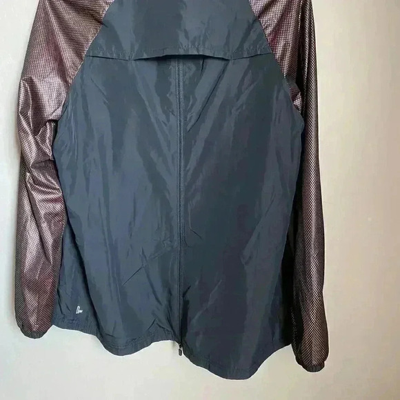 Fabletics Afina Jacket in Black and Rose Gold‎ - Picture 10 of 15